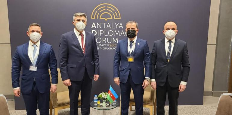 Форумът в Анталия! Карадайъ с важна среща за азерския газ